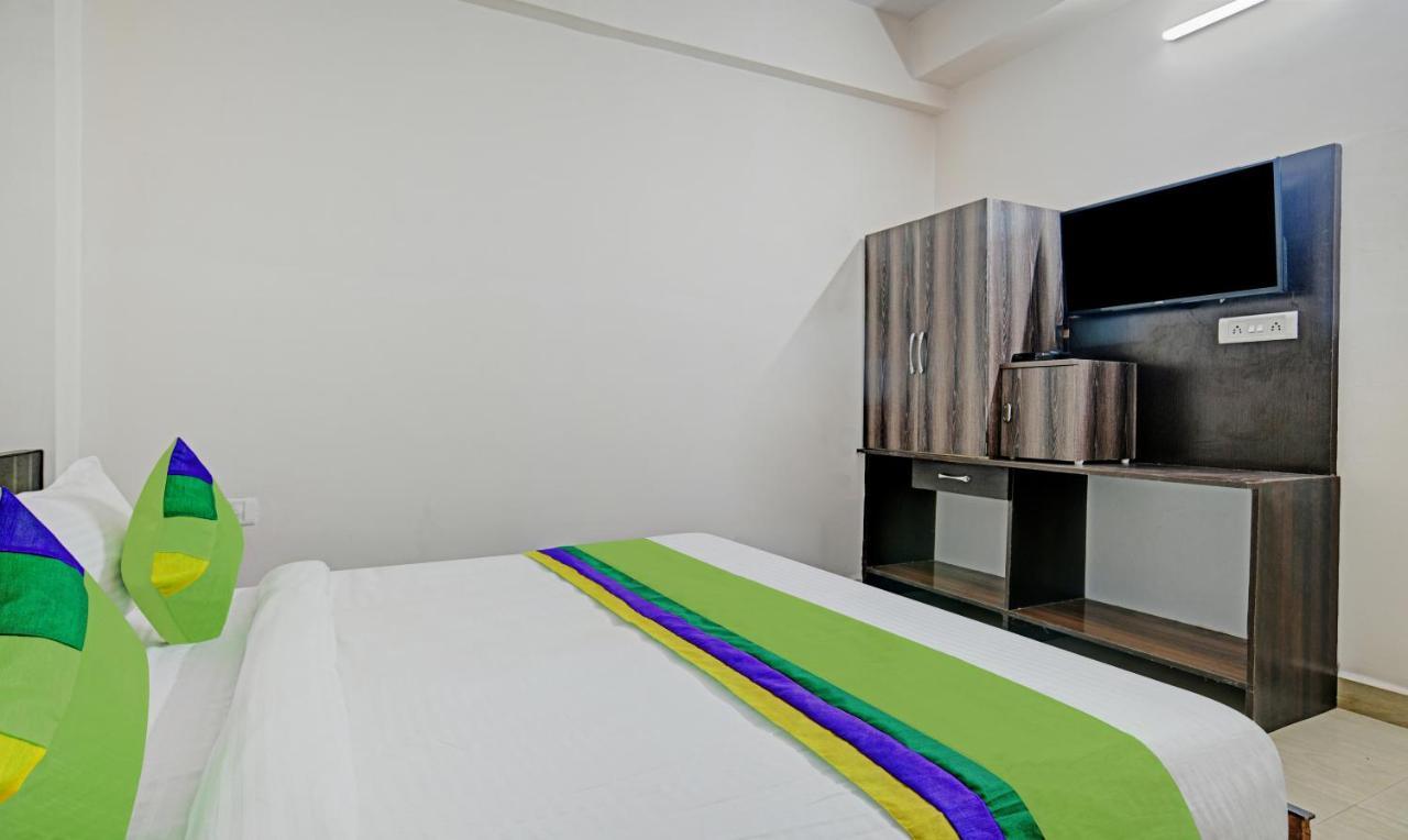 โอโย 69995 อลังการ ทาวเวอร์ Hotel โบปาล ภายนอก รูปภาพ