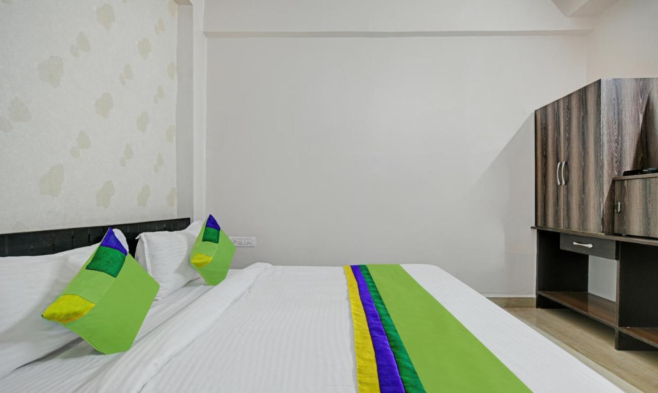 โอโย 69995 อลังการ ทาวเวอร์ Hotel โบปาล ภายนอก รูปภาพ